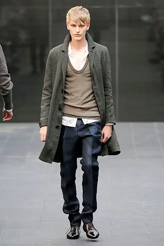Look 16